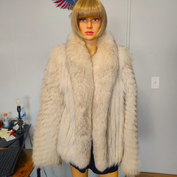 #576 Small fox fur coat - Picture 1 of 4